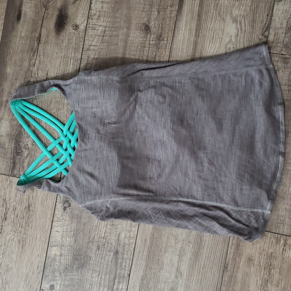 Lululemon Free To Be Tank With Built in Bra size 4